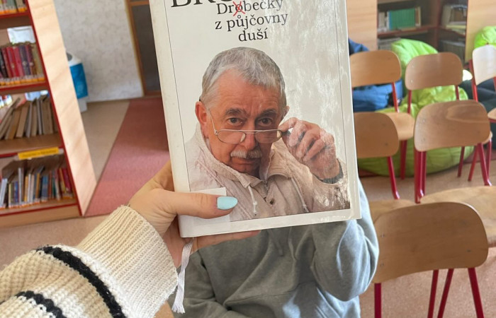 23C654C3-32DD-4C25-9064-E3D379911EC3