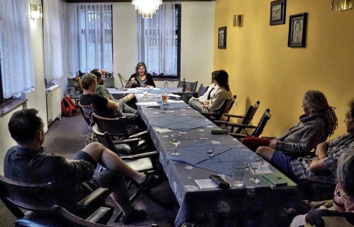 Noc_literatury_v_Ltm_-_7_Vinrna_Vikrka