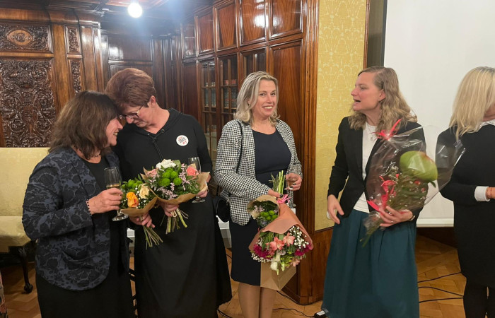 191616f8-b095-4963-8712-82dee7e1bffe