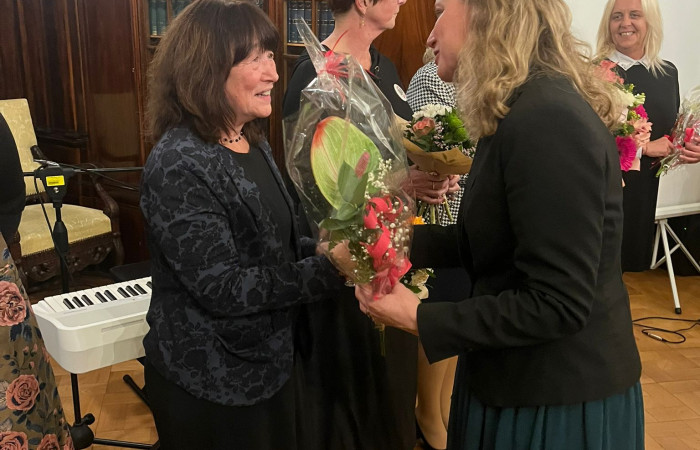 e9891911-0ae0-44e7-85c8-fcd72d784280