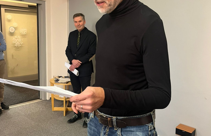 f87d18f6-be82-4946-93b8-828687f4a398